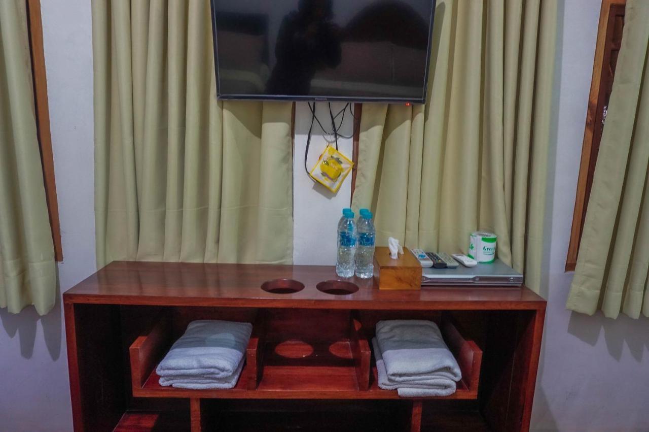 Wisma Pulau Merah Hotel Pasanggaran Bagian luar foto